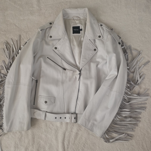 White Fringe 'Hitched' Western Jacket - Women - Picture 4 of 6